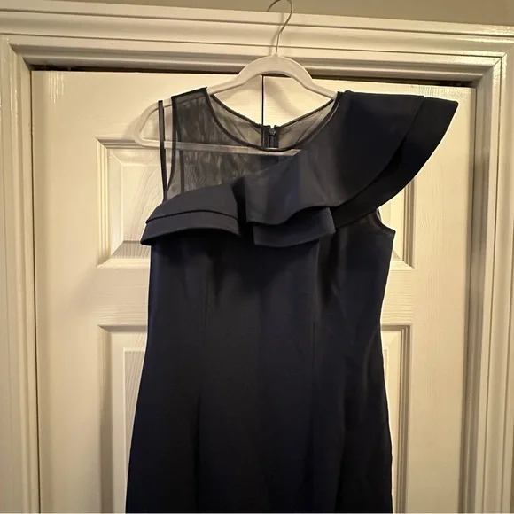Navy blue formal long dress. Perfect for black tie fall or winter wedding size 8 - Picture 2 of 5